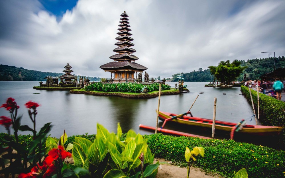 Bali Temple - Tobias Winkelmann