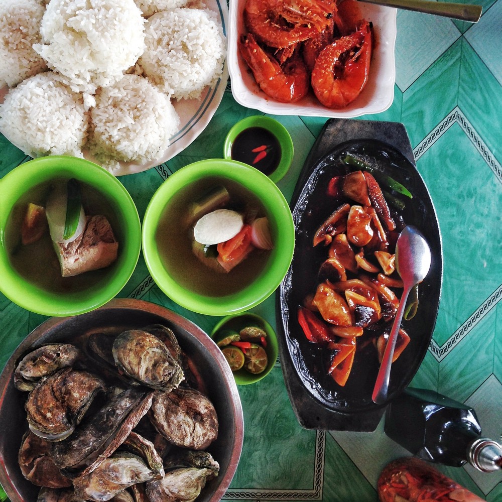Native Oyster / Butterd garlic shrimp / Tamarind Fish Soup / Squid Adobo