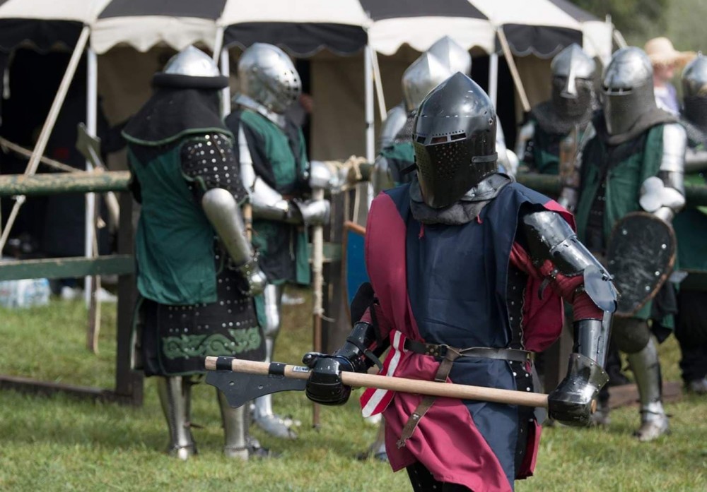 The Beaked Halberd in-hand, before a fight.