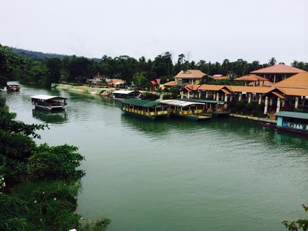 Floating restaurant