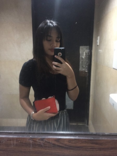 Blurry Mirror Selfie 💖